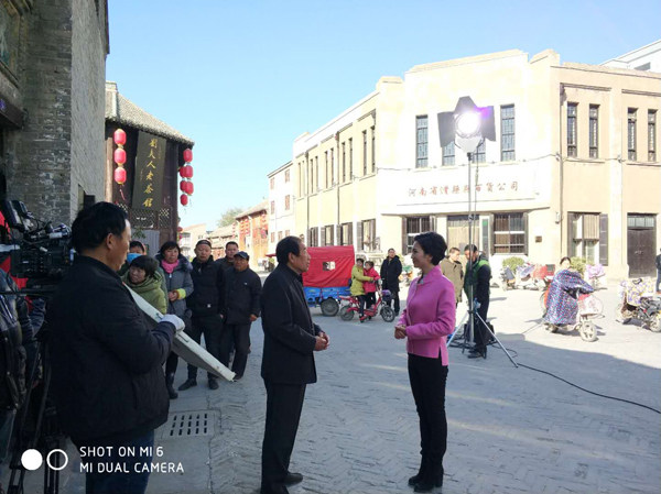 張存有受邀中央電視臺拍攝百年老店鋪、讓大家記住鄉(xiāng)愁